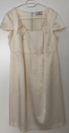 Schönes Kleid Gr.38 leichter Glanz