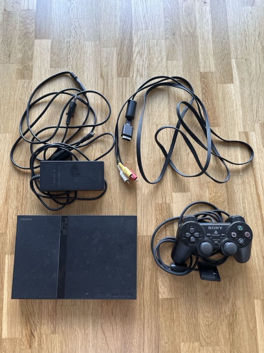 Sony Consoles: Sony PlayStation 2 Slim  – D'occasion à Oberengstringen par sasej