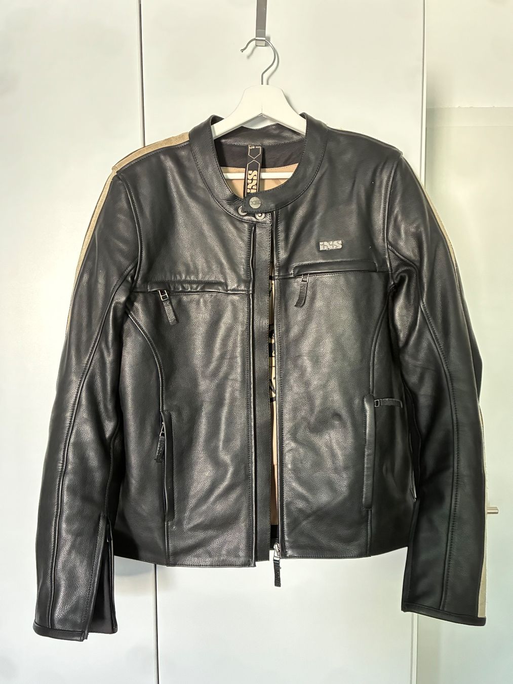 IXS Jacken: IXS Classic LD Stripe Lederjacke – Gebraucht aus Luzern von hed_g2rq