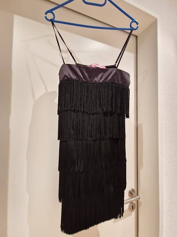 Robes: 4 kurze schwarze Kleider / Cocktailkleider – D'occasion à Goldach par Kaktus1984 1