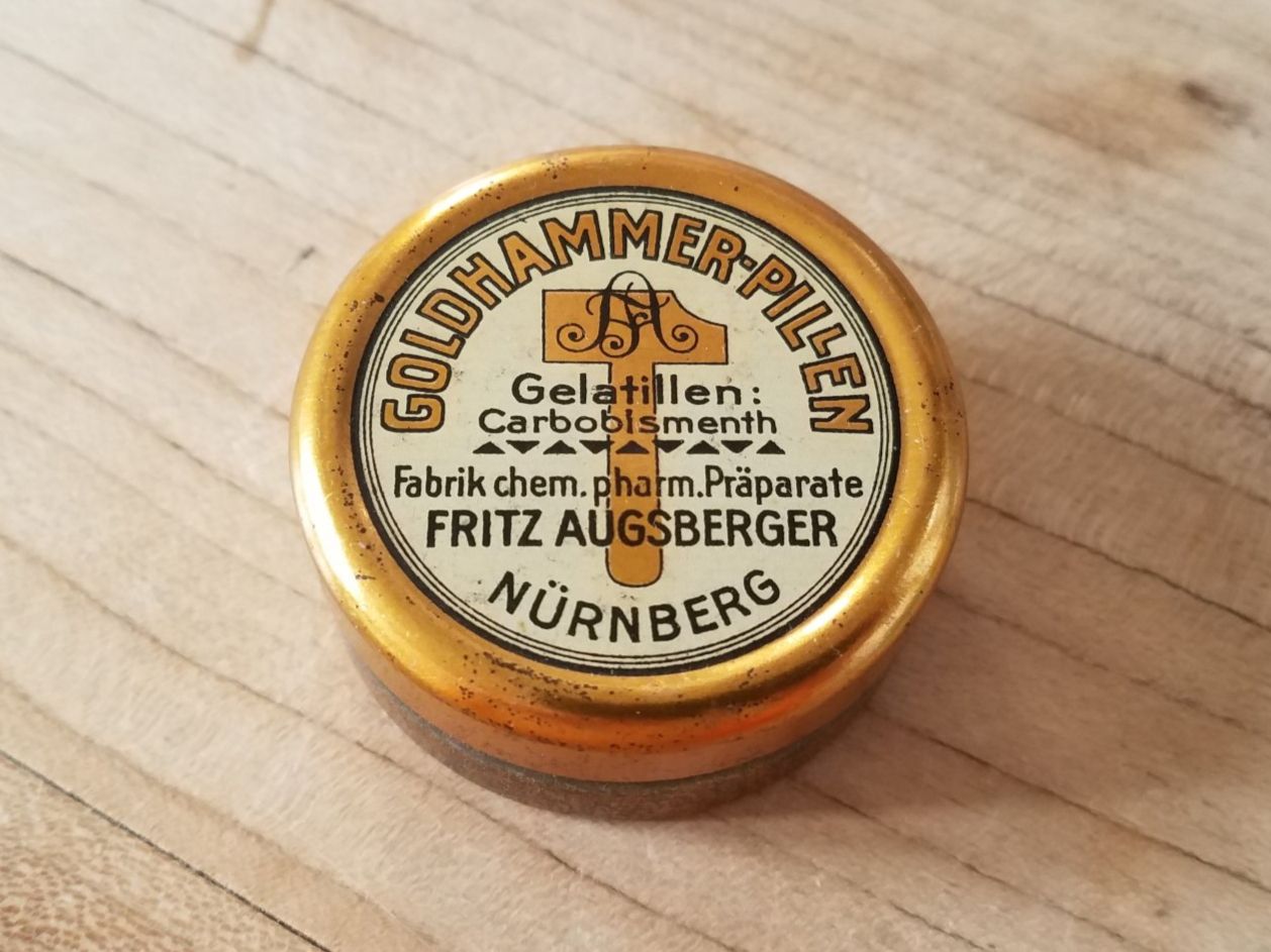 Behälter & Ähnliches: Antike Pillen Dose Blechdose Goldhammer Vintage – Gebraucht aus Rorschacherberg von Marubium