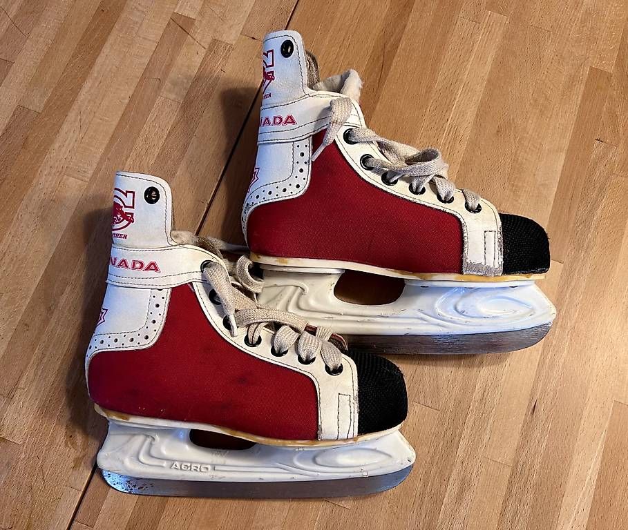 Schlittschuhe: Schlittschuhe Grösse 33 – Gebraucht aus Zürich von barbarajo