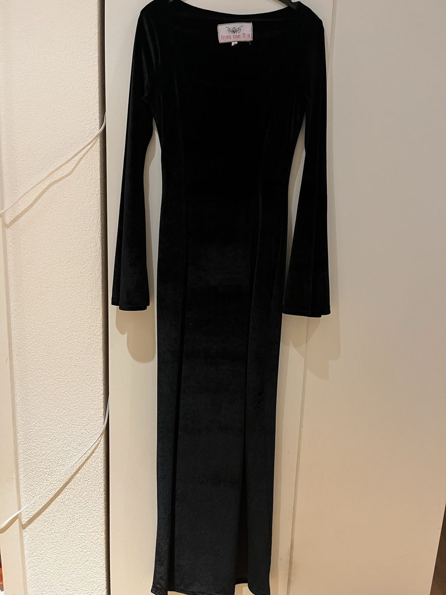 Vestiti: Schwarzes elegantes langes Kleid mit Schlitz – Nuovo (secondo la descrizione) da Laufen venduto da oceanwave.