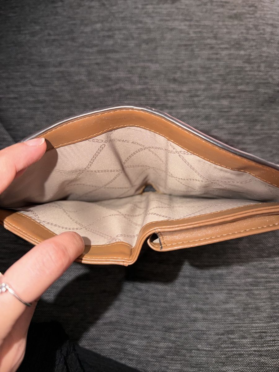 Michael Kors Portemonnaie: Michael Kors Portmonnaie – Gebraucht aus Uerikon von _Angi. 4