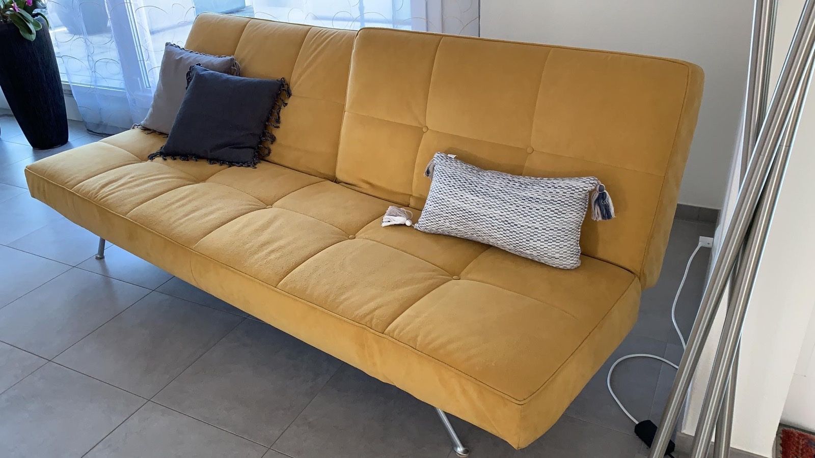 Sofas: Designersofa Ligne Roset Smala - gelb – Gebraucht aus Winterthur von Patipippilotta7