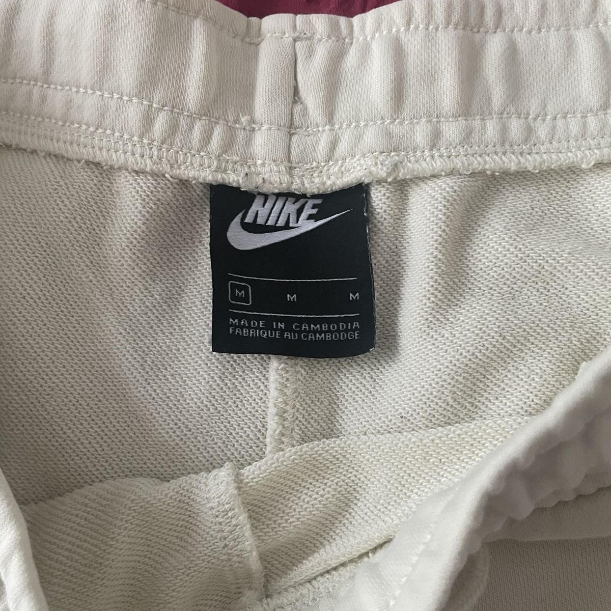 Pantaloni: Weisse Nike Shorts Gr.M – Usato da Arth venduto da ivikiwishop 3