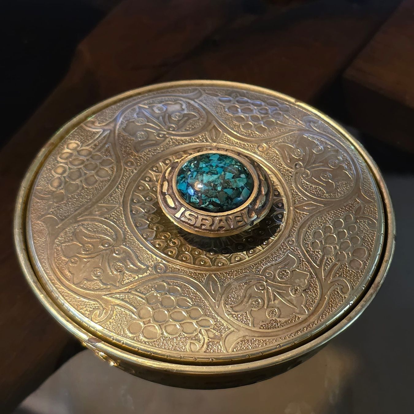Tutte le decorazioni: Dekorative Schmuckdose aus Messing mit Stein - Vintage! – Usato da Rheinsulz venduto da Dred 1