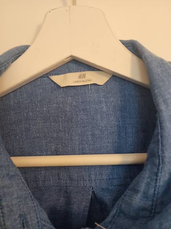 H&M Blusen: Hellblaues Hemd aus Leinenmischung – Gebraucht aus Zürich von Melianea 2