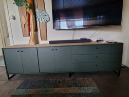 Sideboard dunkles Gruen 3 Schubladen 2 Tueren guter Zustand