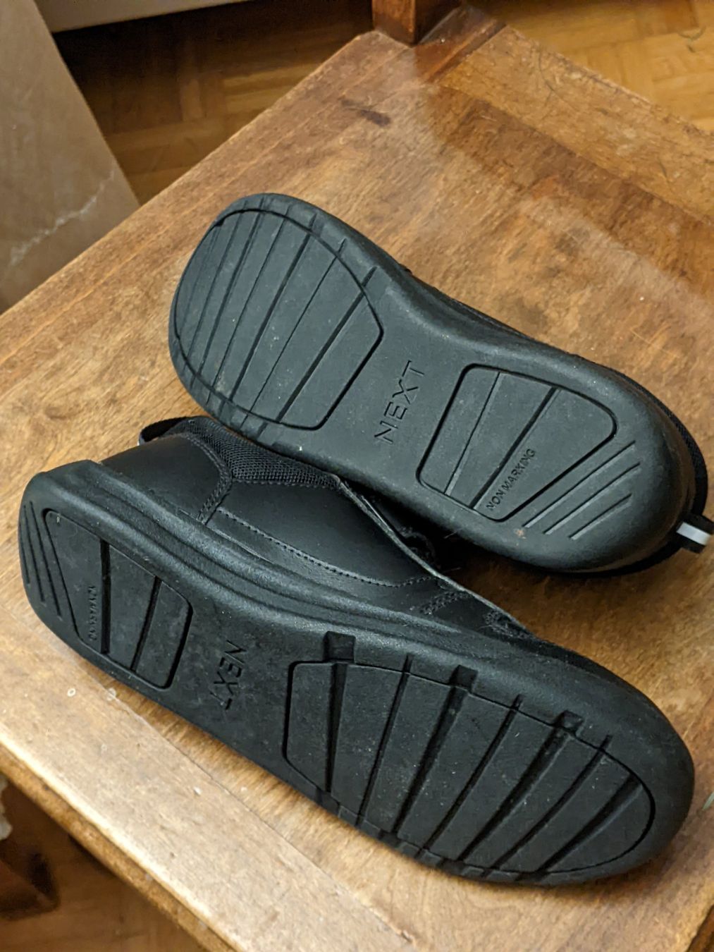 Next Scarpe per ragazzi: Sneaker schwarz Schuhgrösse 35,5 – Nuovo (secondo la descrizione) da Bolligen venduto da Goratz 3