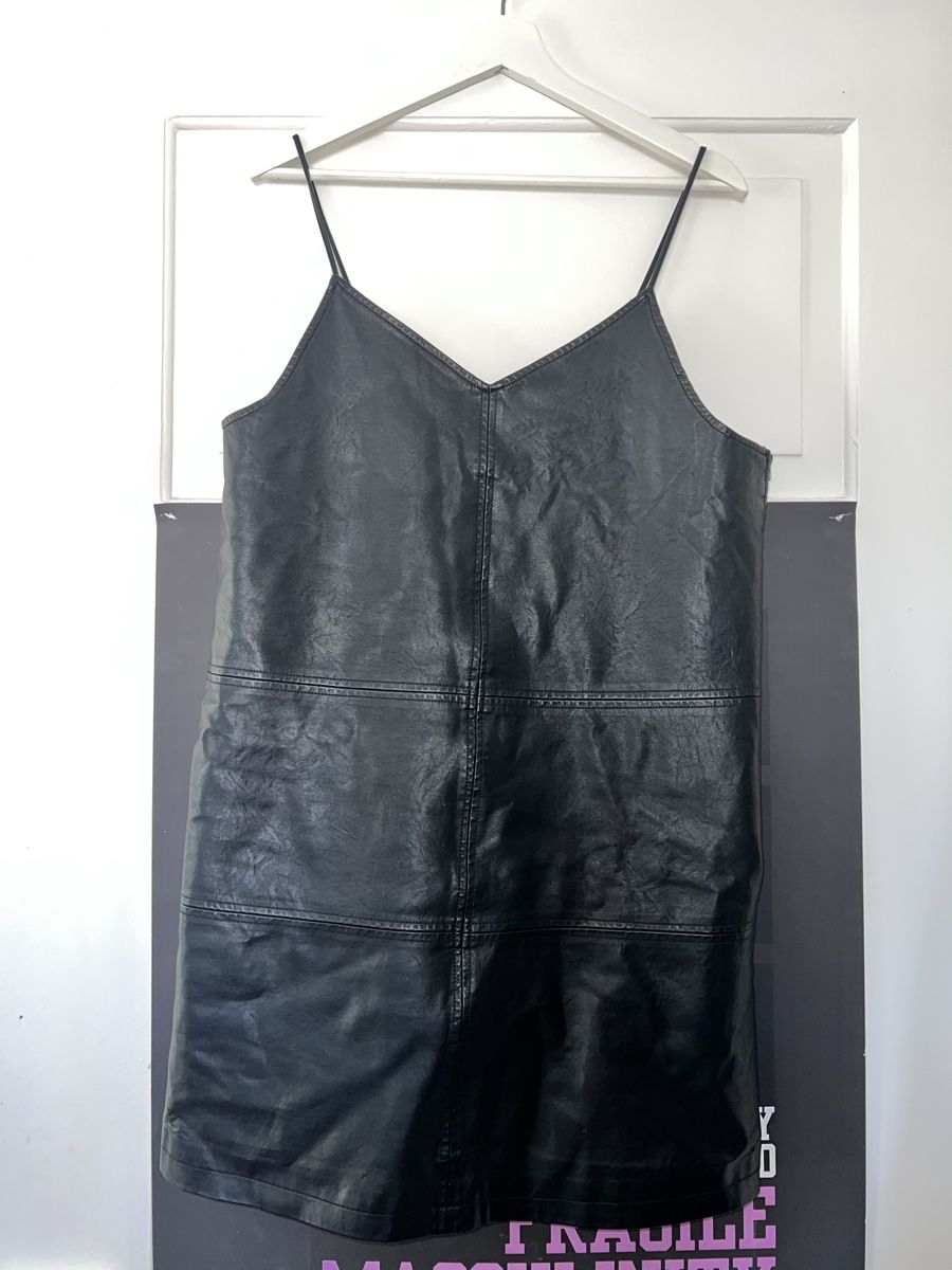 Vestiti: Kunstleder Kleid schwarz – Usato da Zürich venduto da lis_k9nw