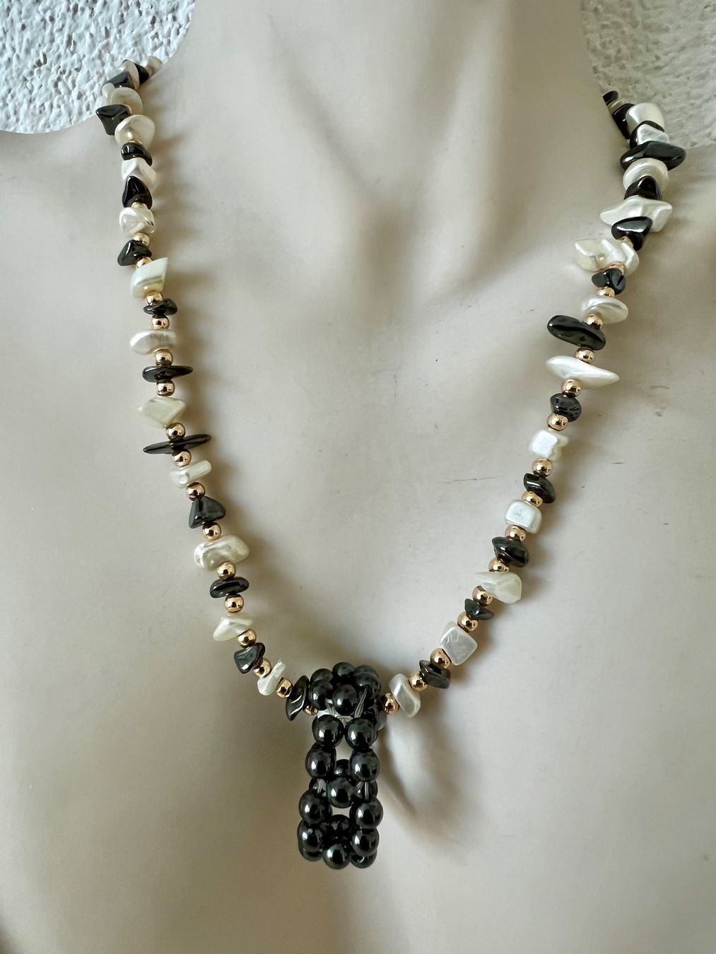 Altri gioielli: Echte Perlen & Hämatit - Edles Collier mit passendem Ring – Usato da Ruswil venduto da artbyhand 2