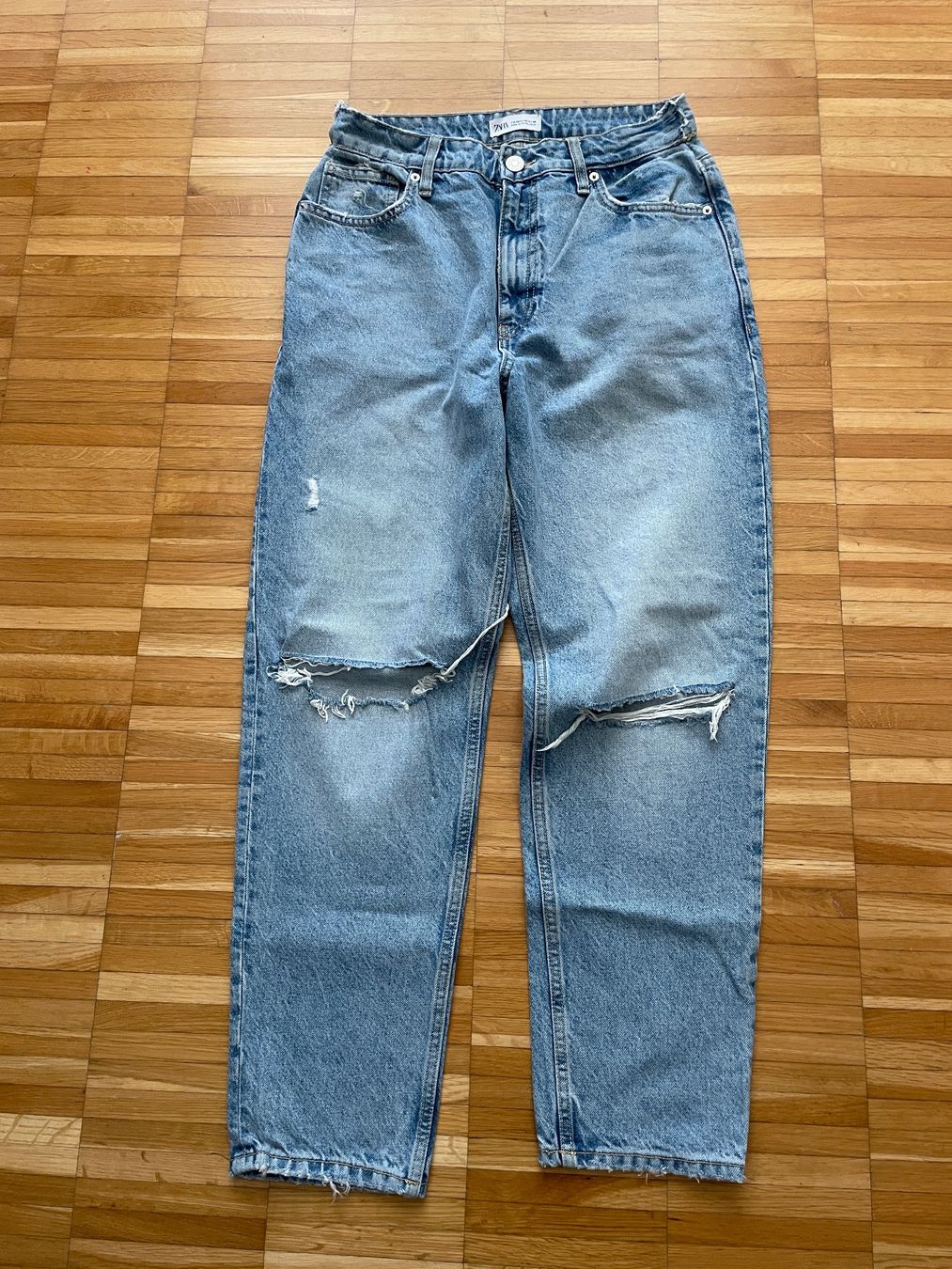 Zara Jeans: Jeans hell EUR 40 - Zara – Usato da Neftenbach venduto da Justine76