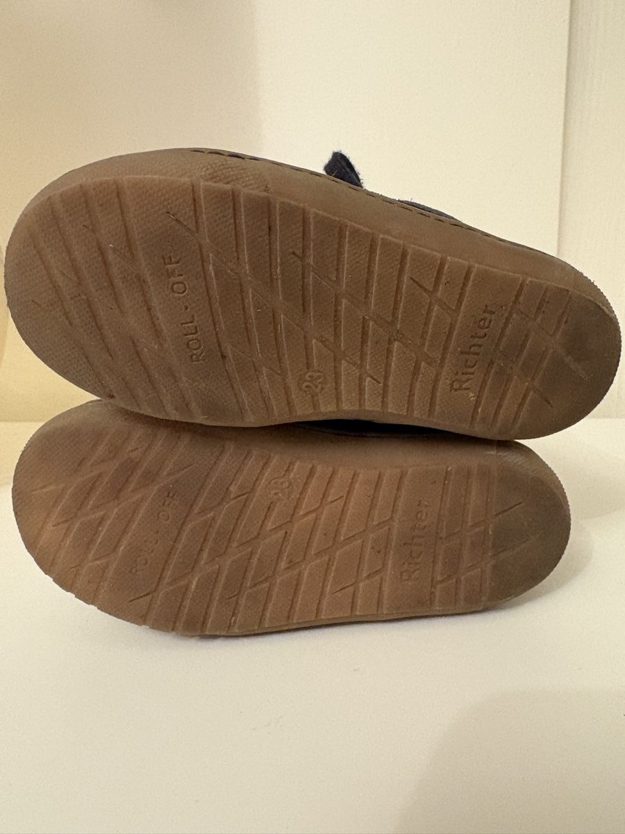 Scarpe per ragazzi: Chaussures en daim Richter, taille 23 – Usato da Neuchâtel venduto da gdagda 2