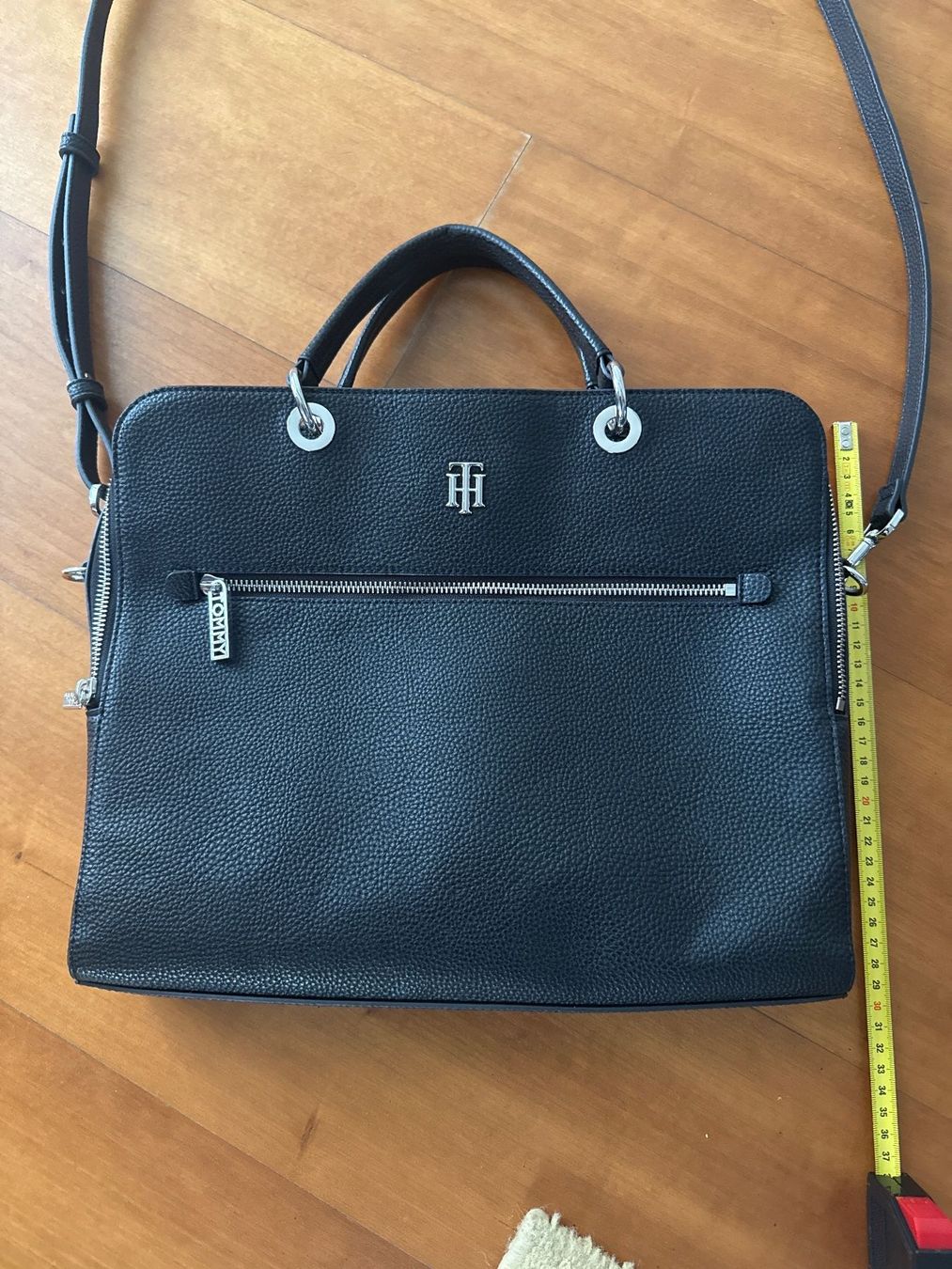 Tommy Hilfiger Borse da donna: Laptoptasche Tommy Hilfiger schwarz – Usato da Thalwil venduto da vernasm 3