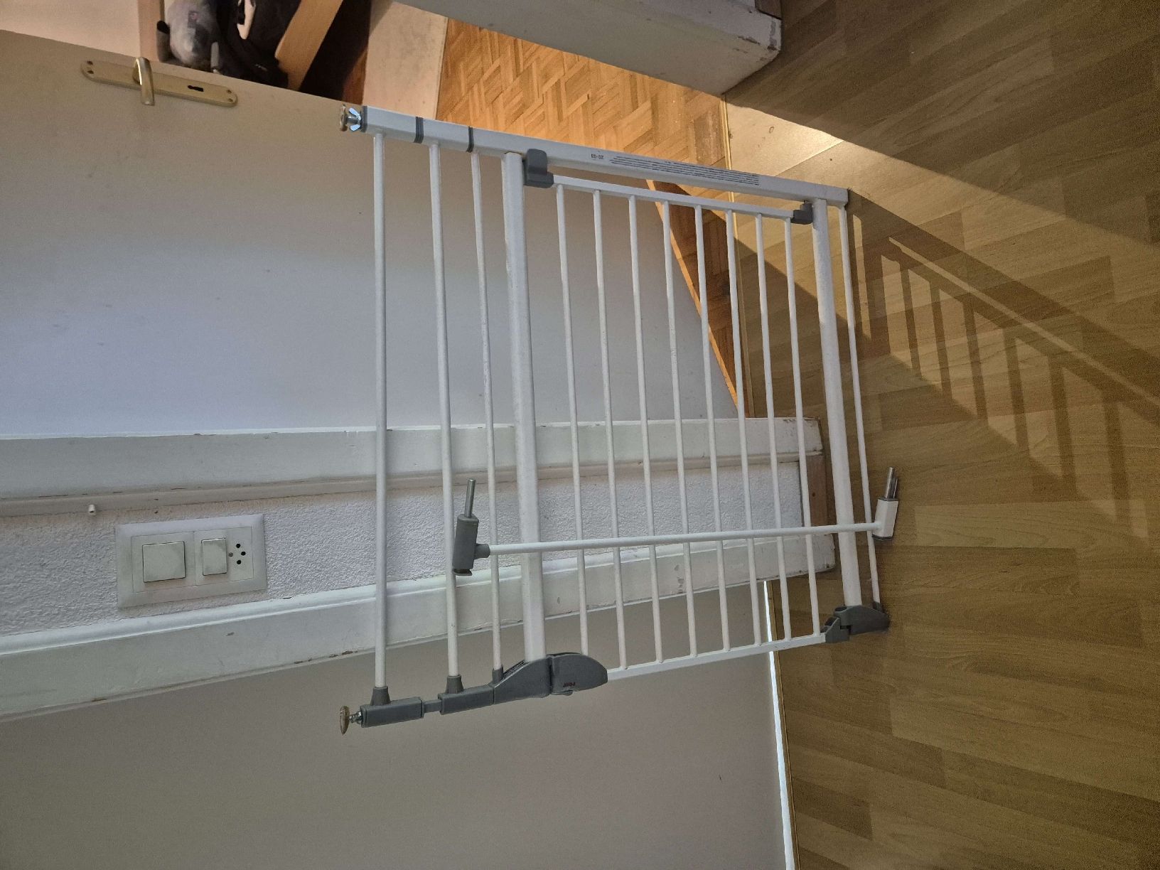 Tutto per la sicurezza: Safety gate Reer white metal adjustable acceptable  – Usato da Bremgarten AG venduto da Ja.doch80
