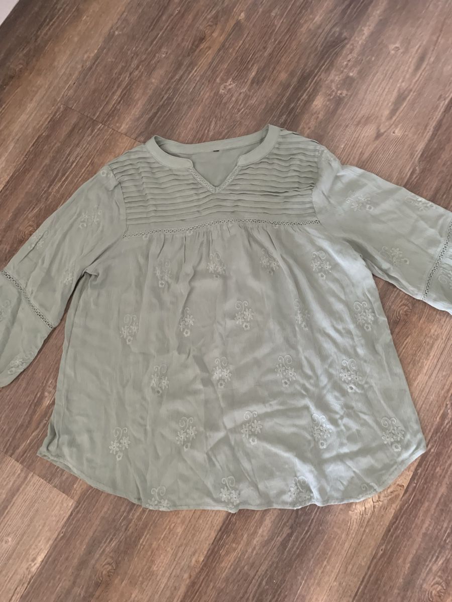 Blusen: Bluse – Neu (gemäss Beschreibung) aus Emmen von Bgucci_girl