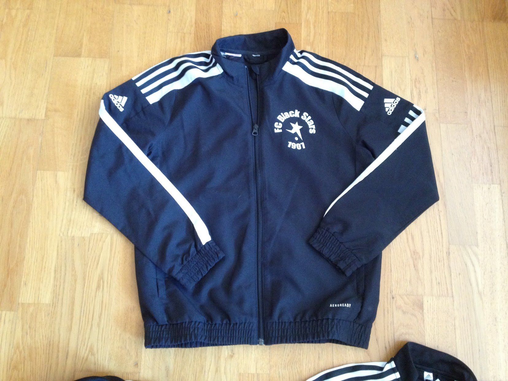 Adidas Canottiere & Pantaloni: Sport Oberteile Adidas – Usato da Dübendorf venduto da Fip05 3
