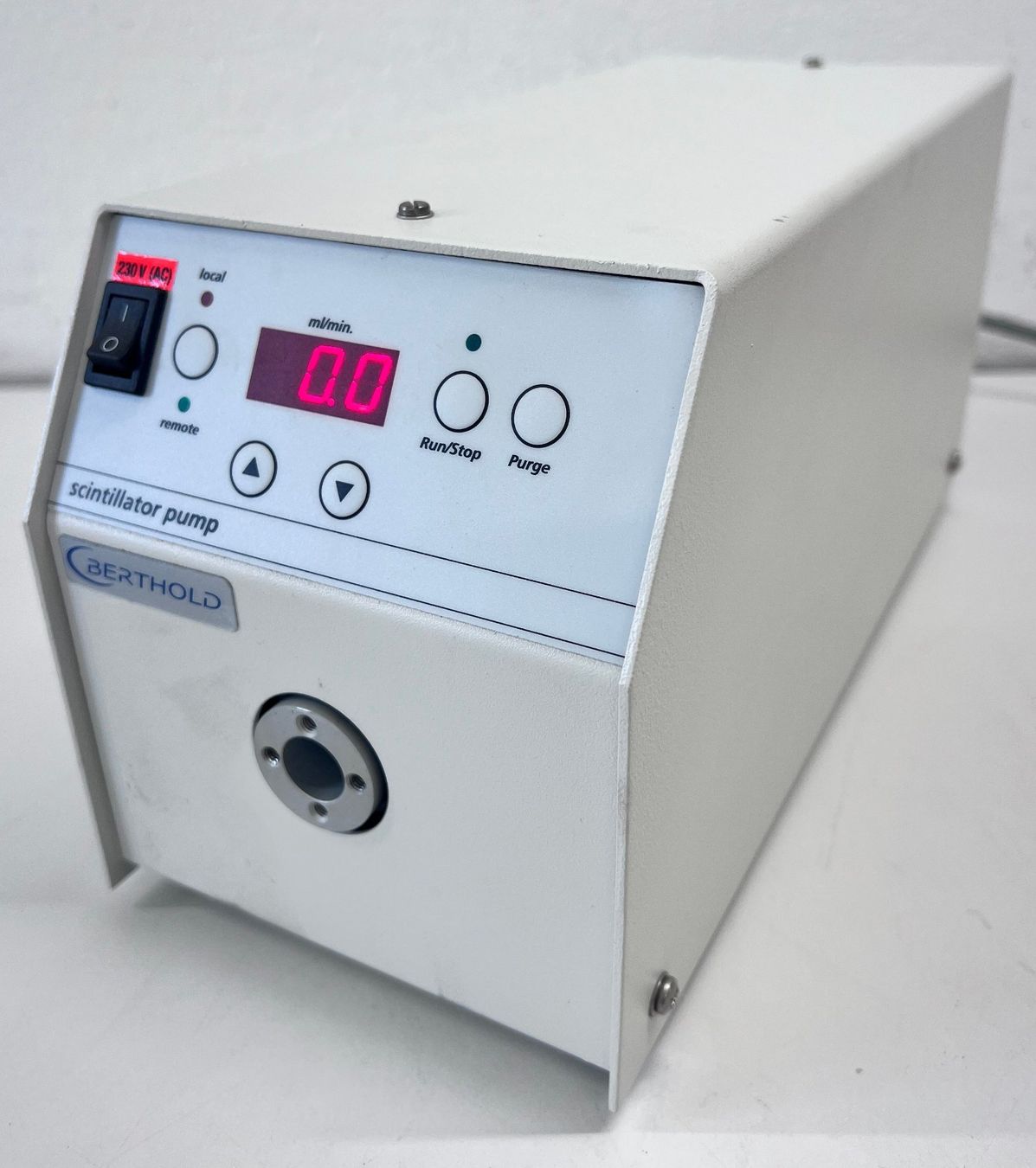 Accessori da laboratorio: Berthold Scintillator Pumpe LB 5035-3 – Usato da Niederdorf venduto da LeptonAG_Labor