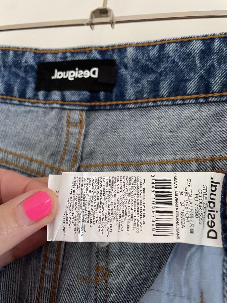 Desigual Jeans: Desigual Rhinestone Denim Shorts – Neu (gemäss Beschreibung) aus Meilen von Marielle79 2