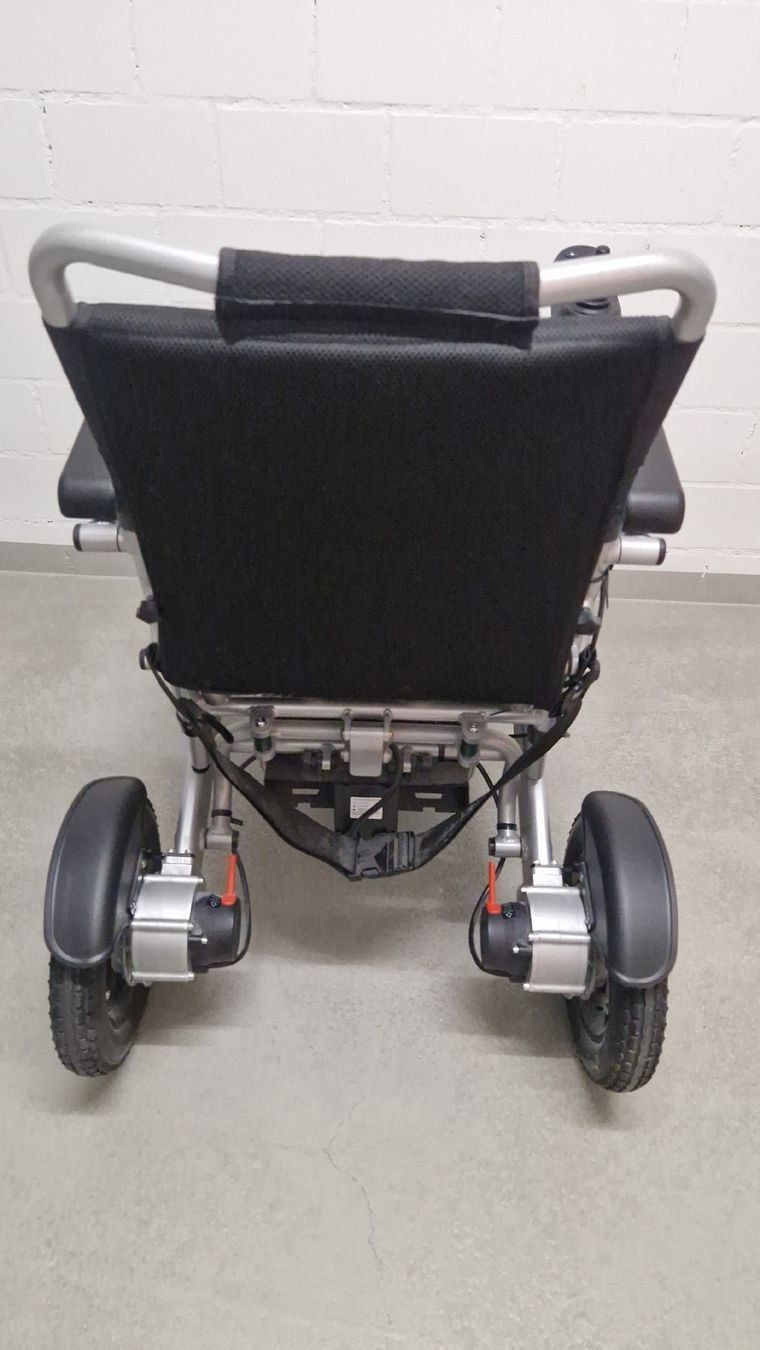 Chaises roulantes: Elektrorollstuhl FER-600 – Défectueux à Dübendorf par 402765513 3