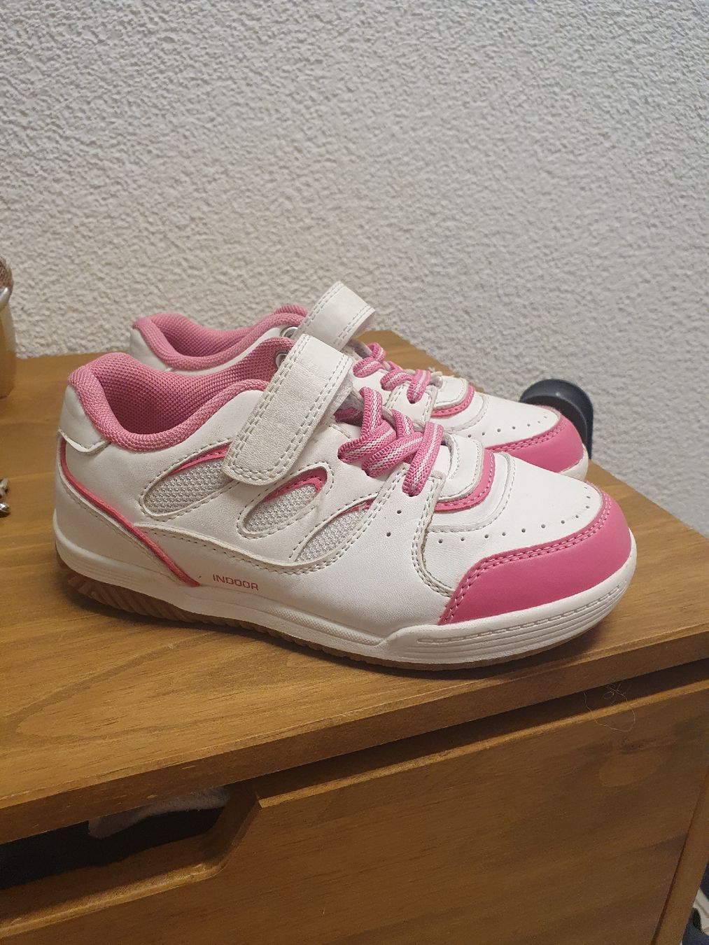 Scarpe per ragazze: Mädchen Turnschuhe, Grösse 29 – Usato da Dintikon venduto da buc_6l9q