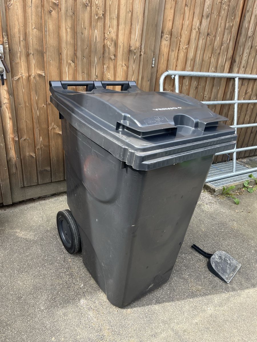 Altro per Ufficio & Commercio: Abfalltonne 360l – Nuovo (secondo la descrizione) da Windlach venduto da alber_11