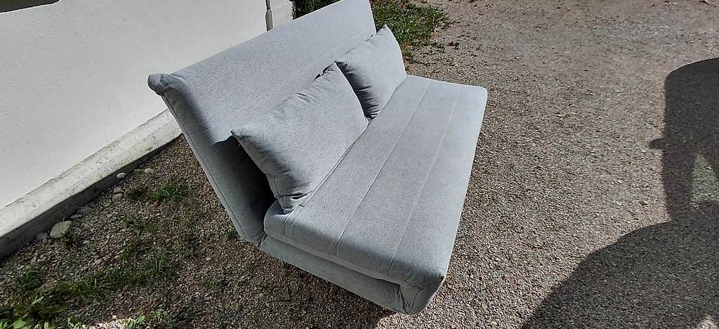 Sofas: Canapé-lit gris en bon état – Gebraucht aus Geneveys-Coffrane von gaialabs 1