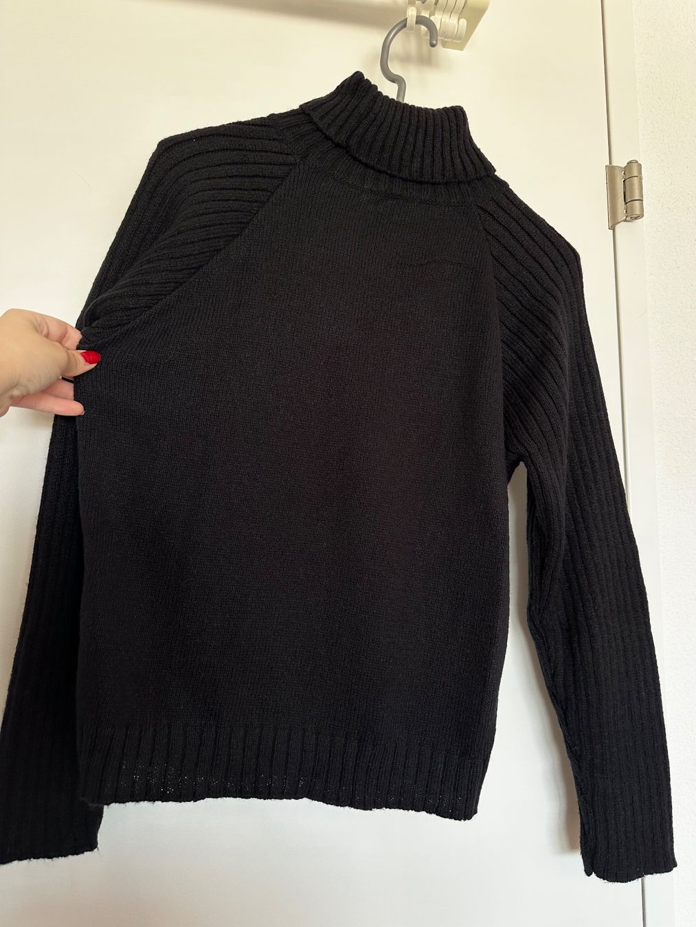 Na-kd Pullover & Sweatshirts: NA-KD Schwarzer Pullover mit gerippten Ärmel - S - wie NEU! – Neu (gemäss Beschreibung) aus Pfäffikon SZ von ansyyy 2