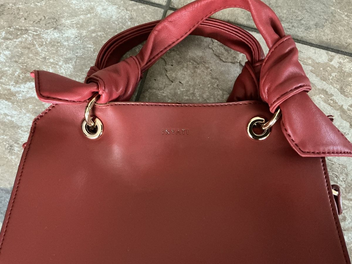 Borse da donna: INYATI Handtasche, bordeauxrot, Kunstleder – Usato da Buchs AG venduto da chipmunk710 1