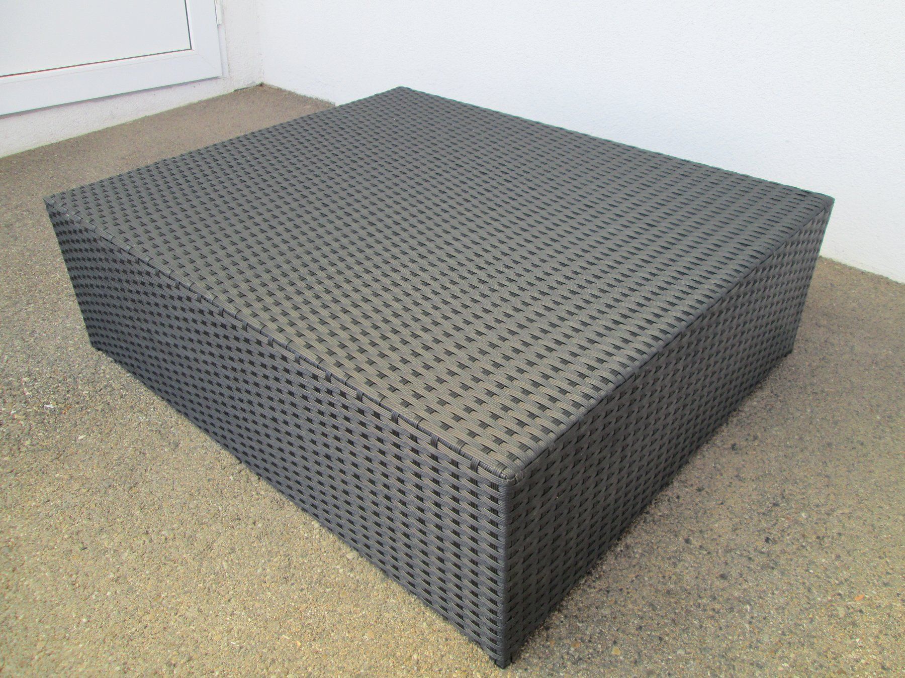 Sgabelli: Rattanlounge mit kiesen / Hocker. NEU – Usato da Movelier venduto da KRASI61 1