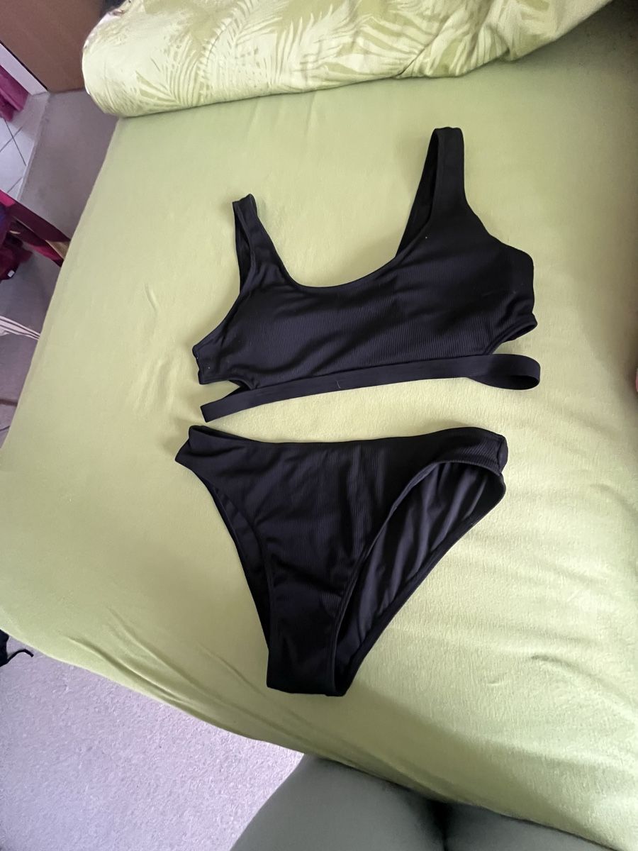 Maillots de bain & Bikinis: Bikini Schwarz Gr.  L Neu – Neuf avec emballage d'origine à Giswil par Mauritius9026