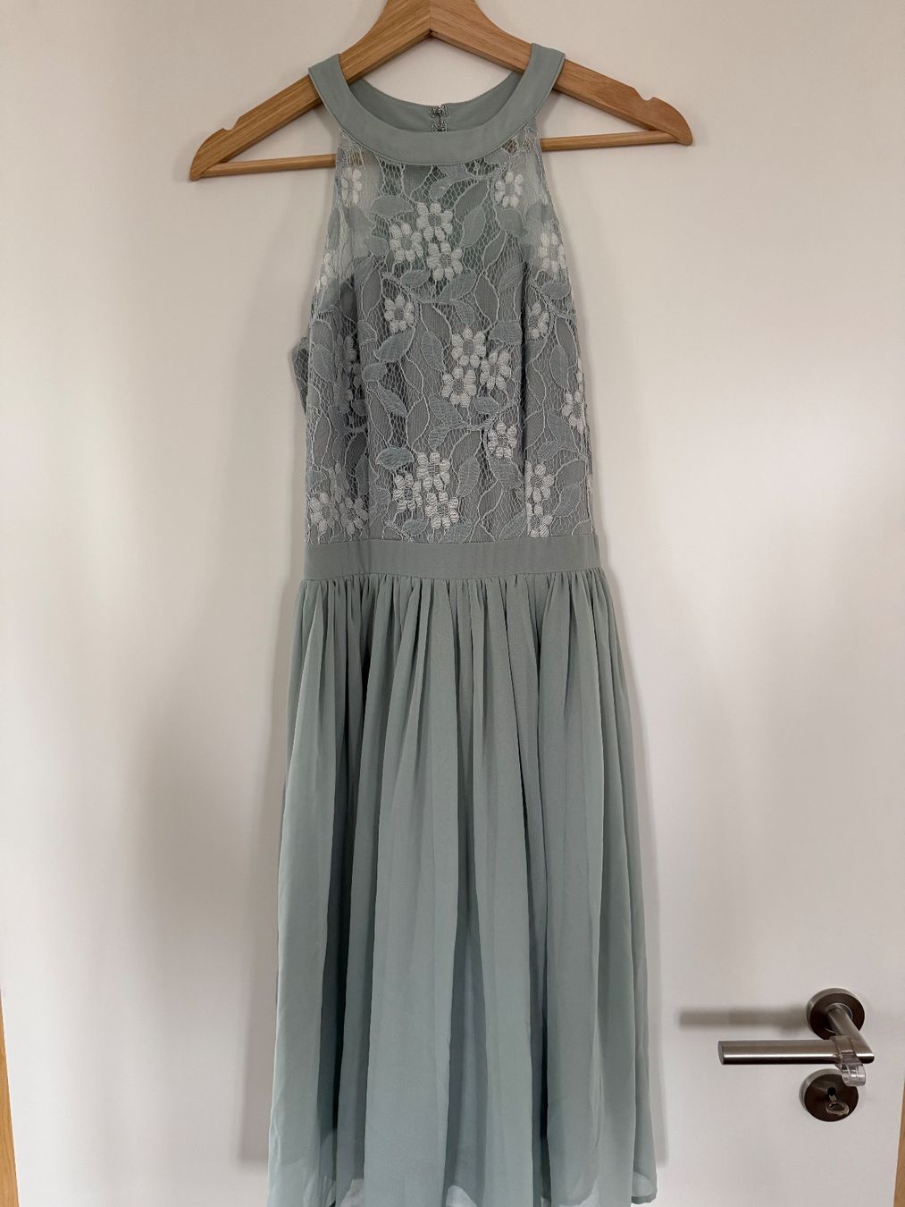 Vestiti: Sommerliches, hellblaues Kleid mit Spitze, Grösse 36 – Nuovo (secondo la descrizione) da Burg AG venduto da san_y56v 1