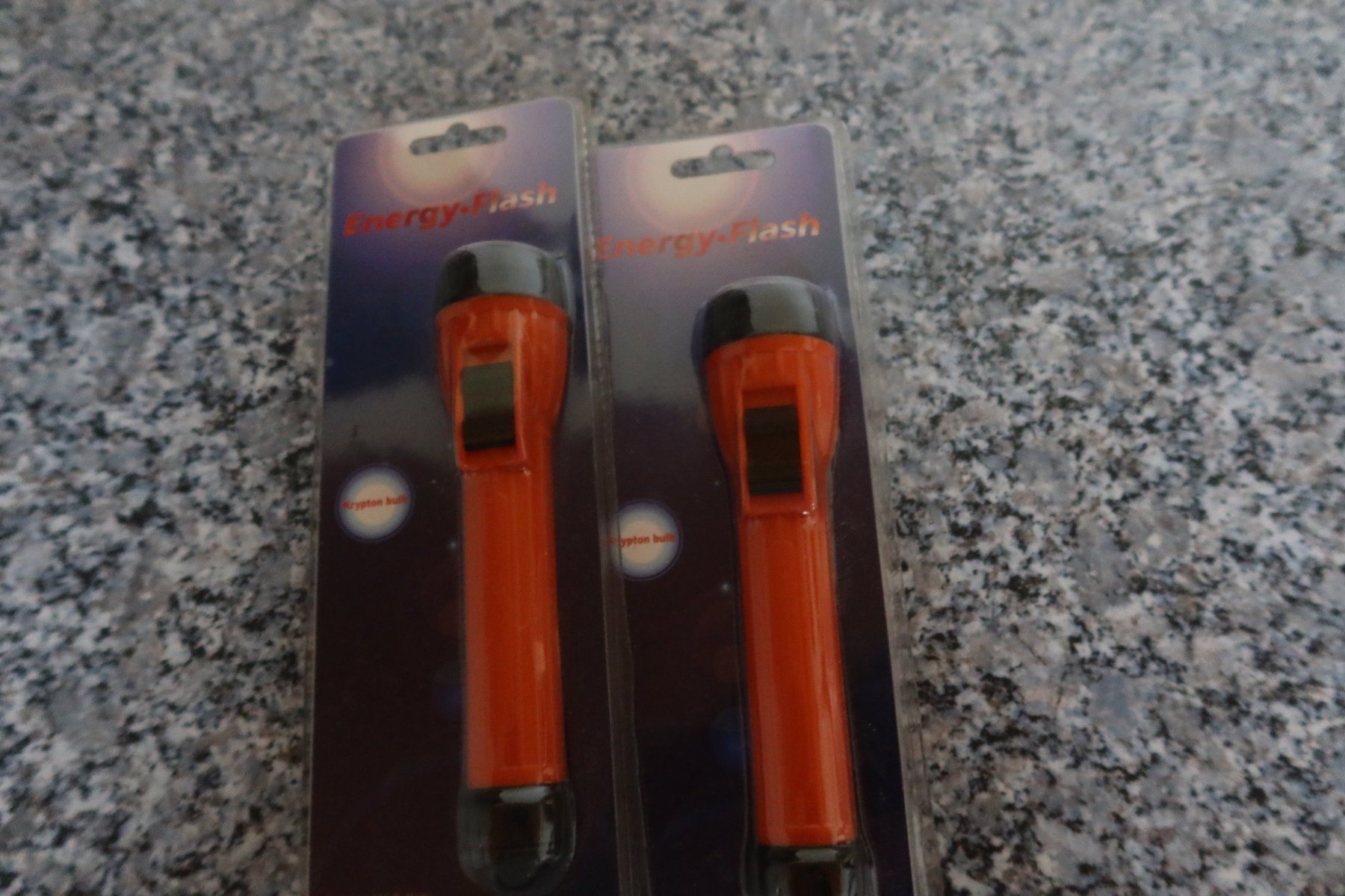 Lampen: 2  Taschenlampen – Neu und originalverpackt aus Täuffelen von Cindybussy