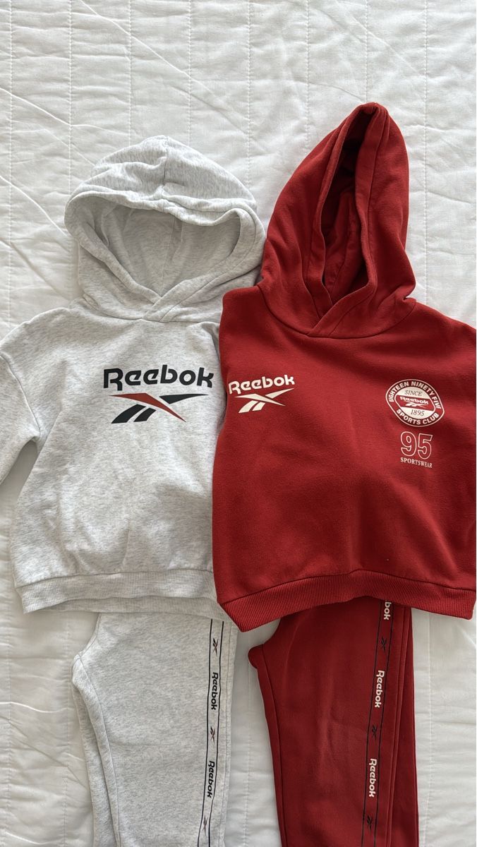 Lotti & Set di vestiti: 2 ensembles H&M X REEBOK - taille 104 – Usato da Saillon venduto da alico 1