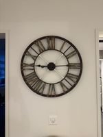 Grosse Wanduhr im Vintage-Look 