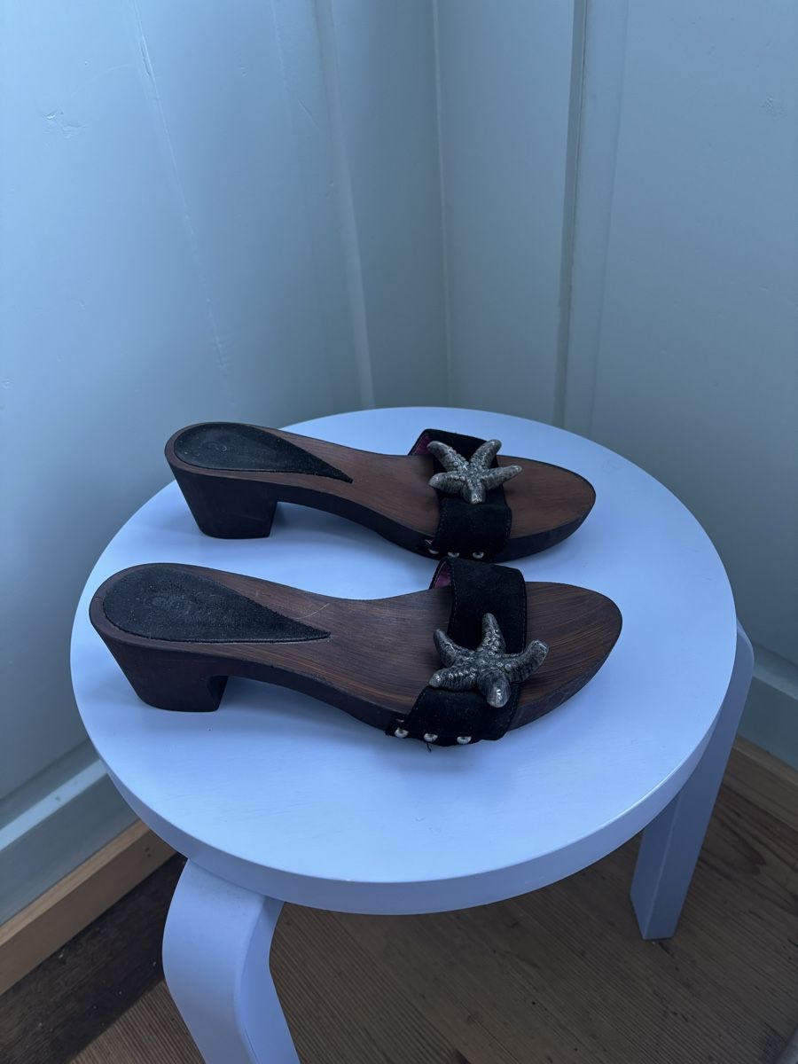 Scarpe da donna: Holz Clogs mit Seestern Gr. 37 – Usato da Bern venduto da emski 1