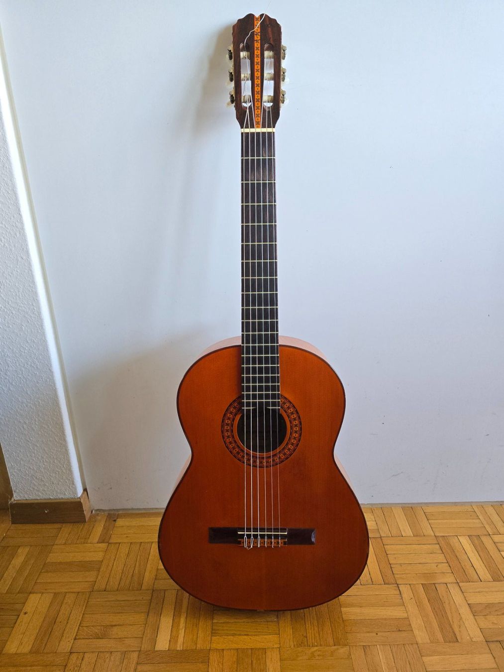 Strumenti musicali: Gitarre Admira – Usato da Zug venduto da musikundtechnik