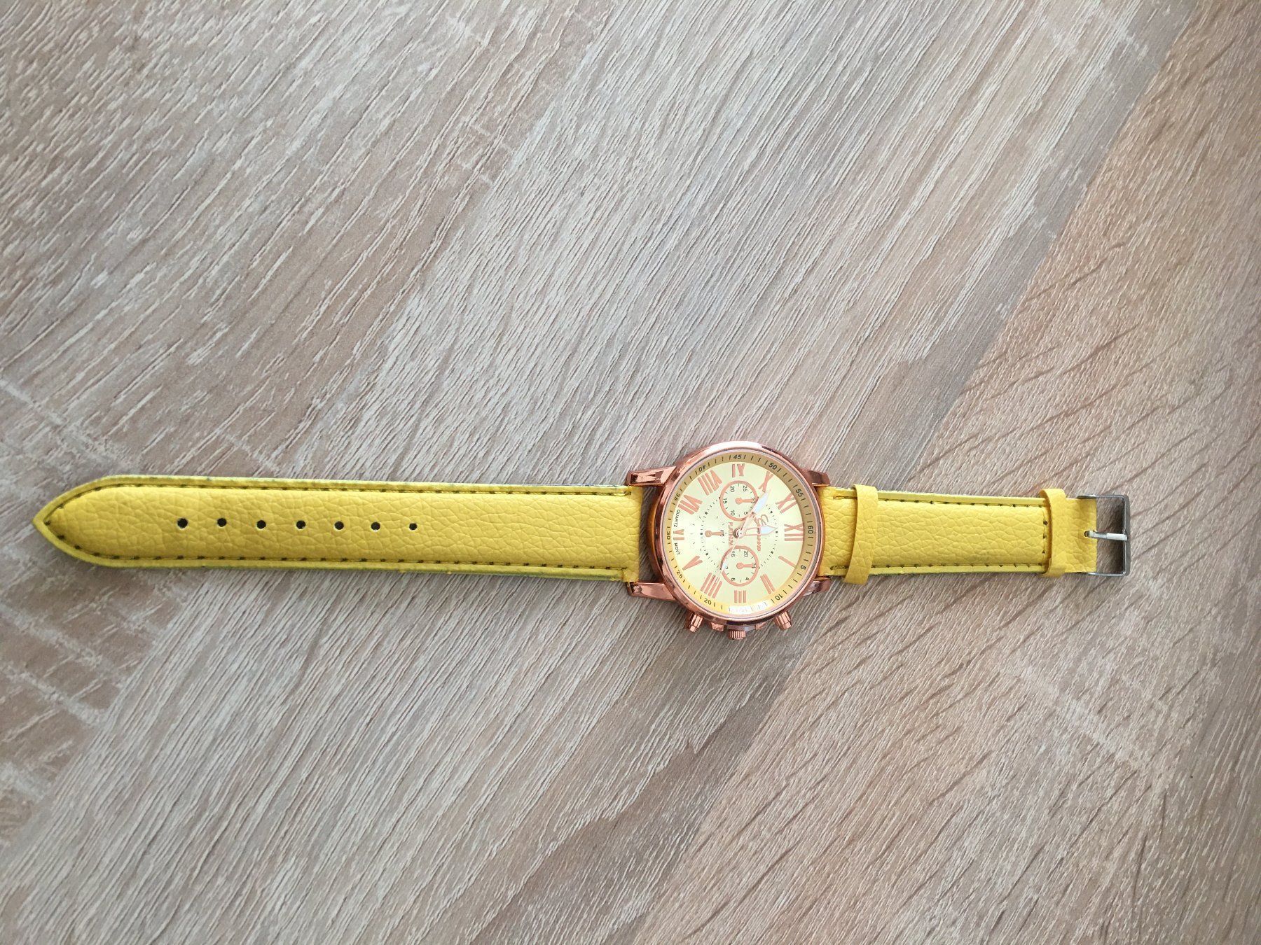 Universal Genève Orologi: NEU - Armbanduhr gelb – Nuovo e nell'imballaggio originale da Cugnasco venduto da isolaverde