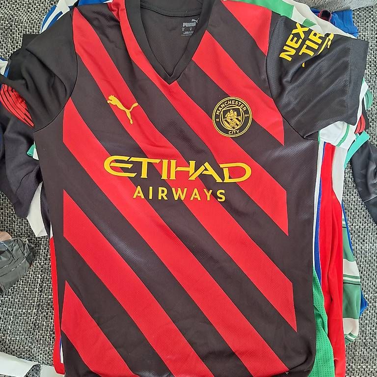 Canottiere & Pantaloni: Originales Man City Trikot Grösse M – Usato da Rapperswil SG venduto da Gooal