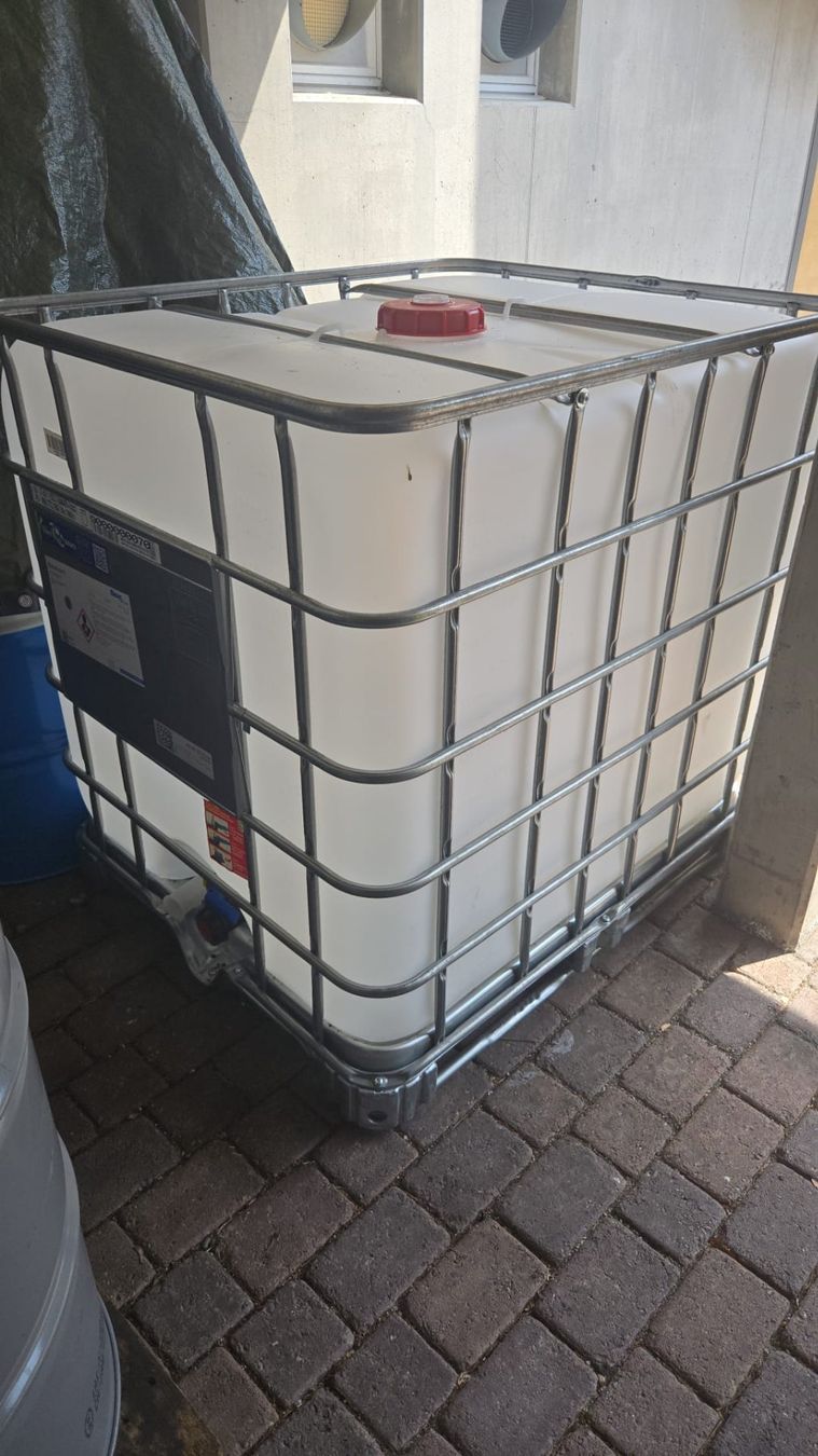 Tränken & Tröge: IBC 1000lt Wassertank – Gebraucht aus Therwil von Mr.Eddy