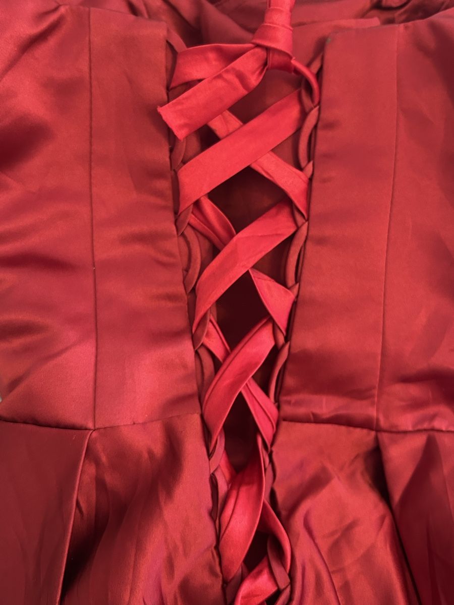 Kleider: Elegant Maroon Gown – Gebraucht aus St.Josefen von lop_lh8d 4