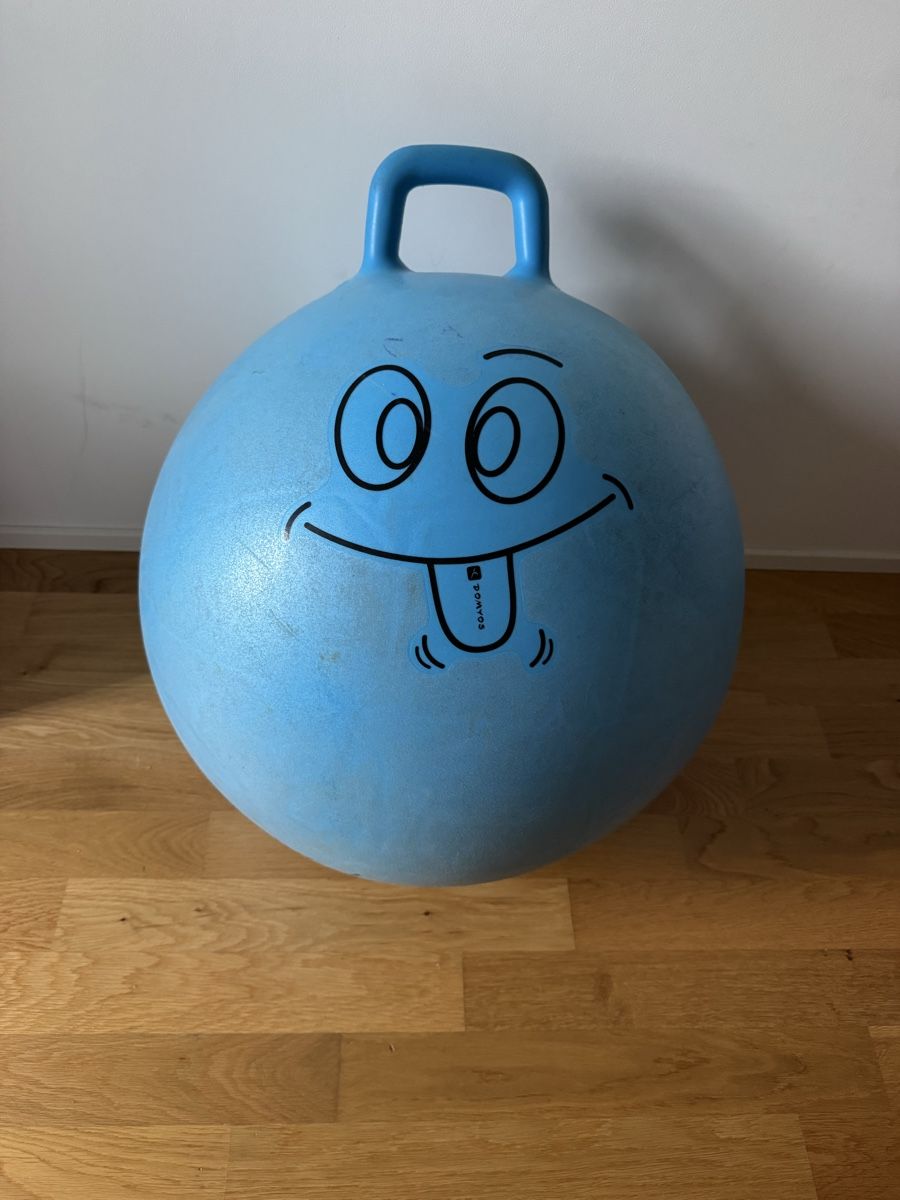 Decathlon Ballons: Hüpfball Kinder in blau, ca 57cm – D'occasion à Zürich par wtpooh