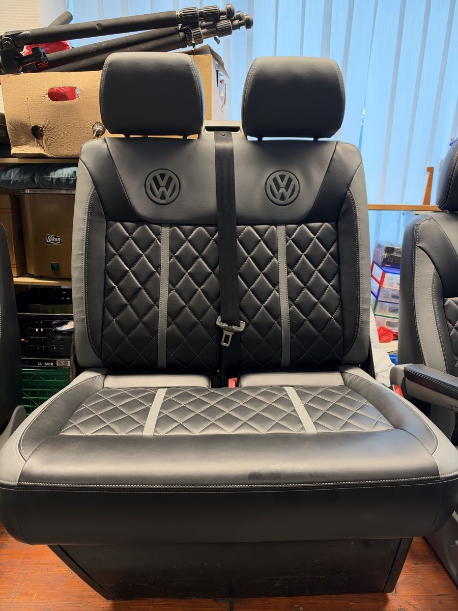 Volkswagen Alle Autoersatzteile: VW T5 Bus Sitze Set  – Gebraucht aus Pratteln von BL-Pratteln 2