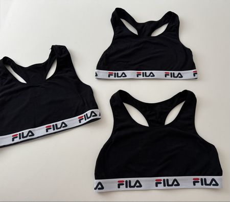 Drei FILA Sport Tops