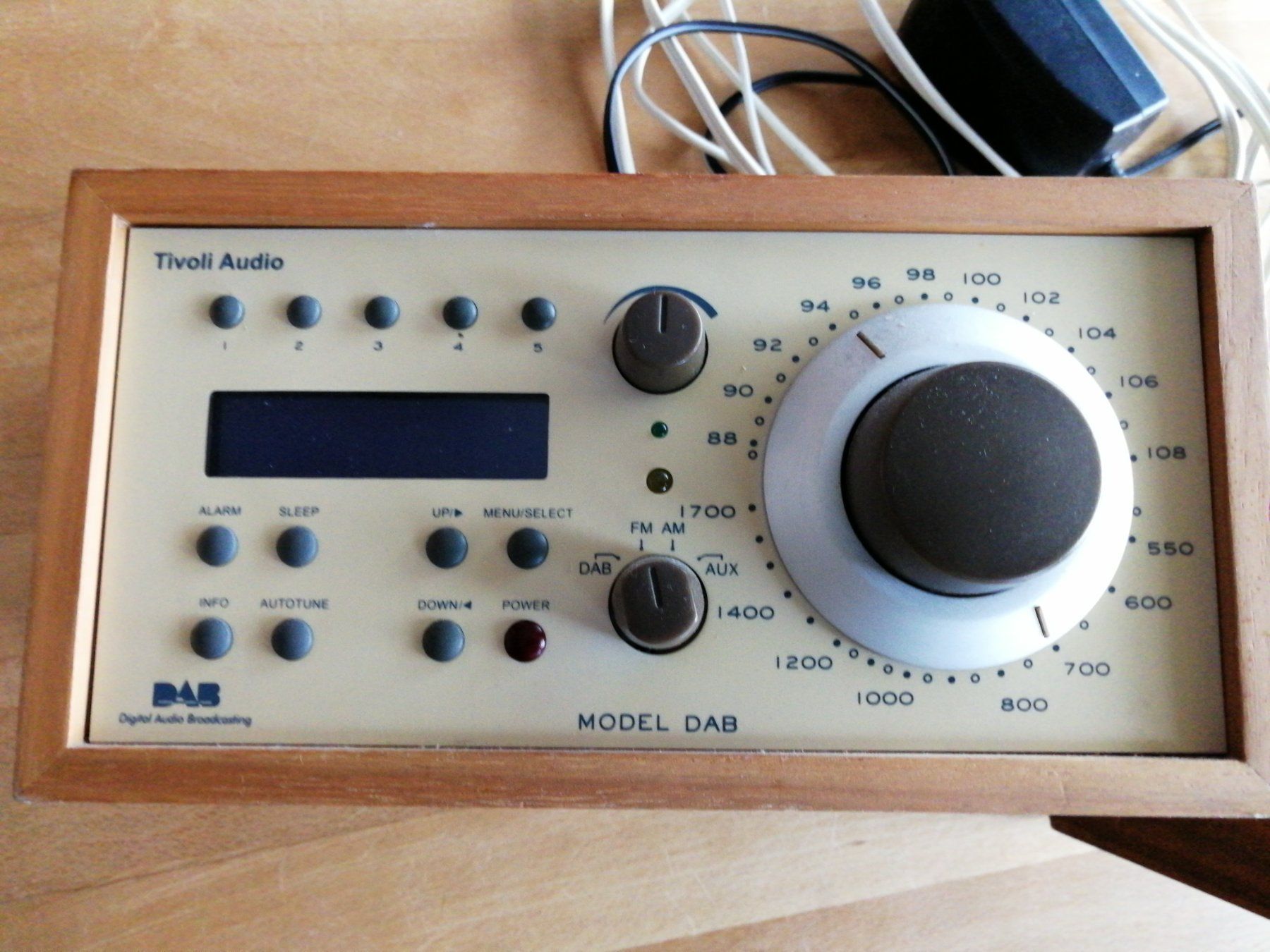 Radios: Tivoli Audio Modell DAB – Gebraucht aus Gwatt (Thun) von  1