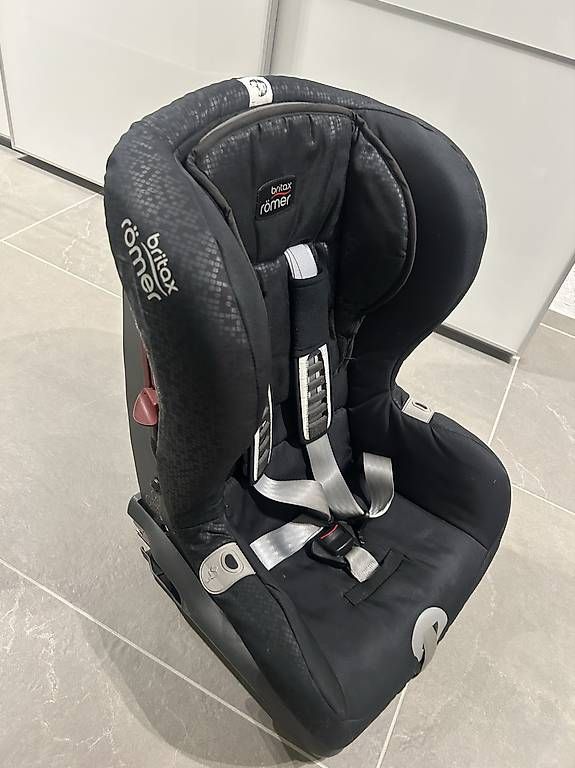 Britax Römer Seggiolini per auto: Britax Römer Duo Plus Kindersitz – Usato da Zuzwil SG venduto da Fab-Co 1