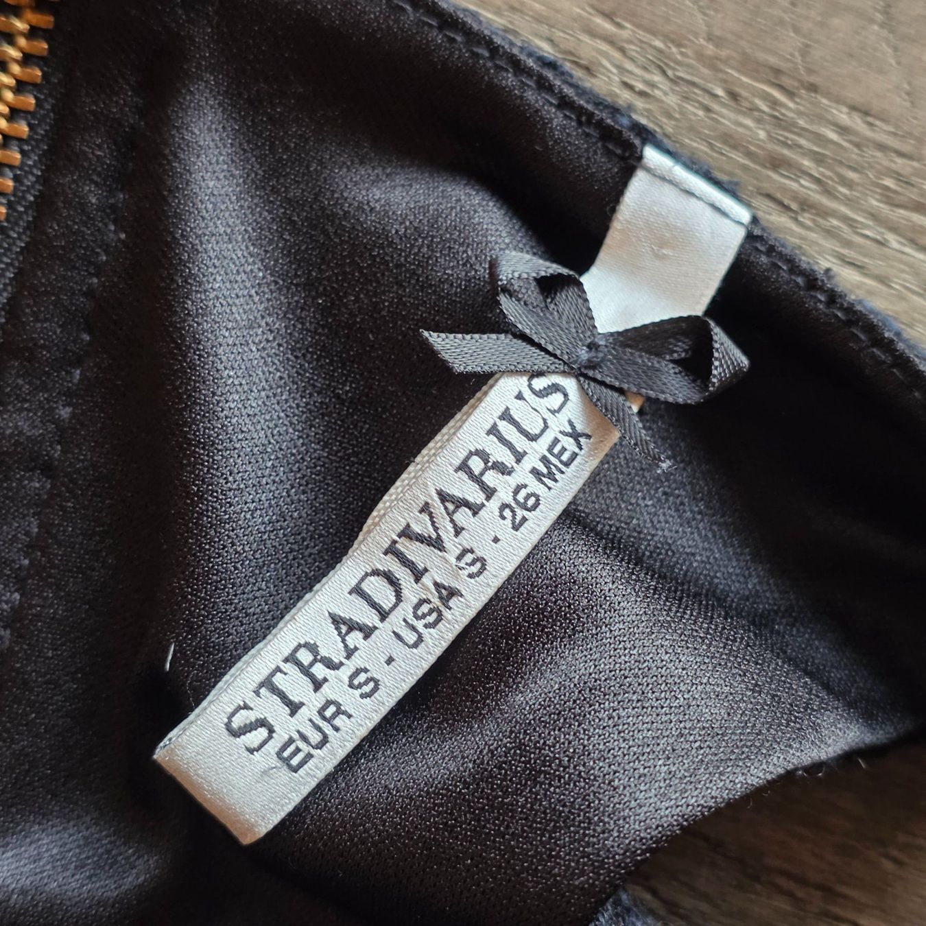 Stradivarius Vestiti: 🐸 STRADIVARIUS KLEID S SCHWARZ – Usato da Môtier (Vully) venduto da Frogs 4