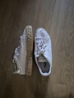 Buffalo Leder Sneaker weiss 39 klein geschnitten