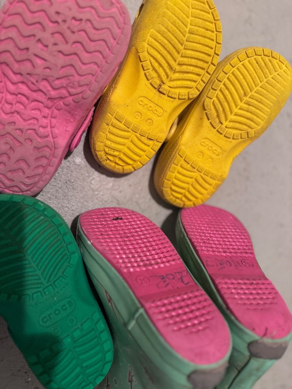 Crocs Scarpe da uomo: Diverse Krocks, 1 Paar Stiefel – Usato da Spiegel b. Bern venduto da edi20000_0 4